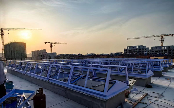 消防石泉排烟窗工作原理