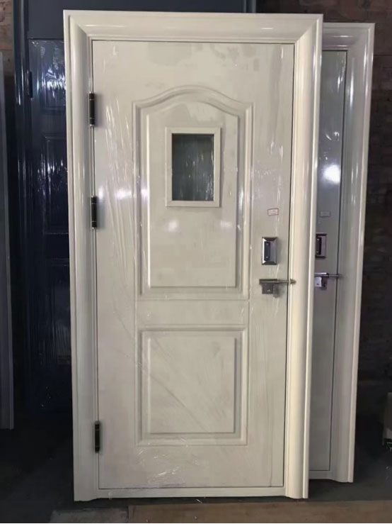 石泉学校教室门