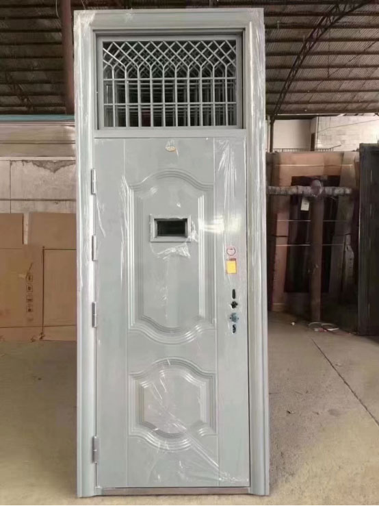 石泉学校教室门