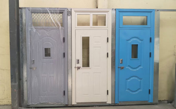 石泉学校教室门