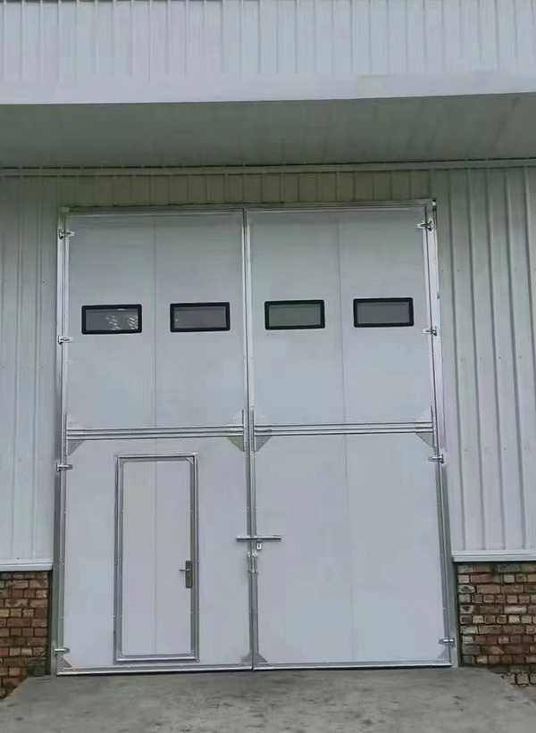 石泉工业门在设备装配车间出入口的实施记录